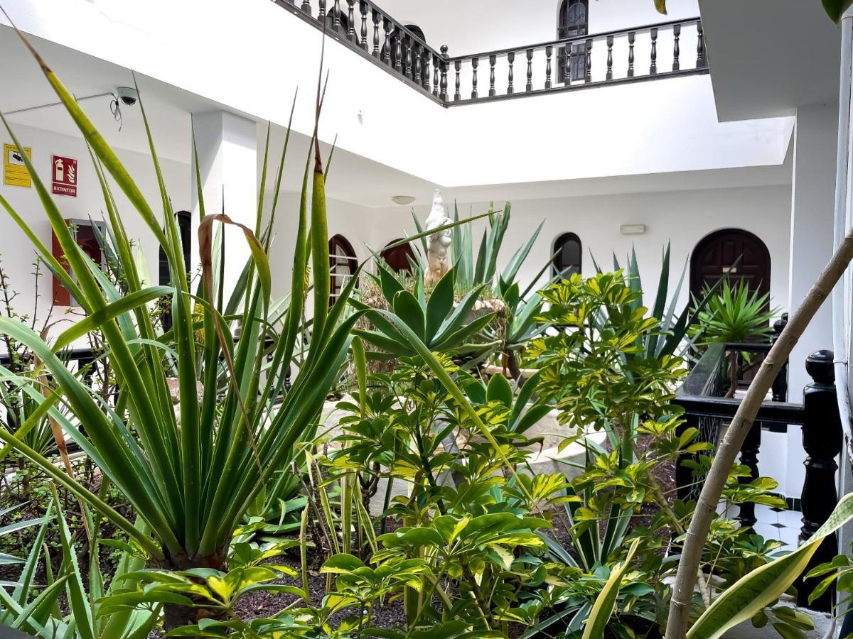 Central House คอร์ราเลโฮ ภายนอก รูปภาพ